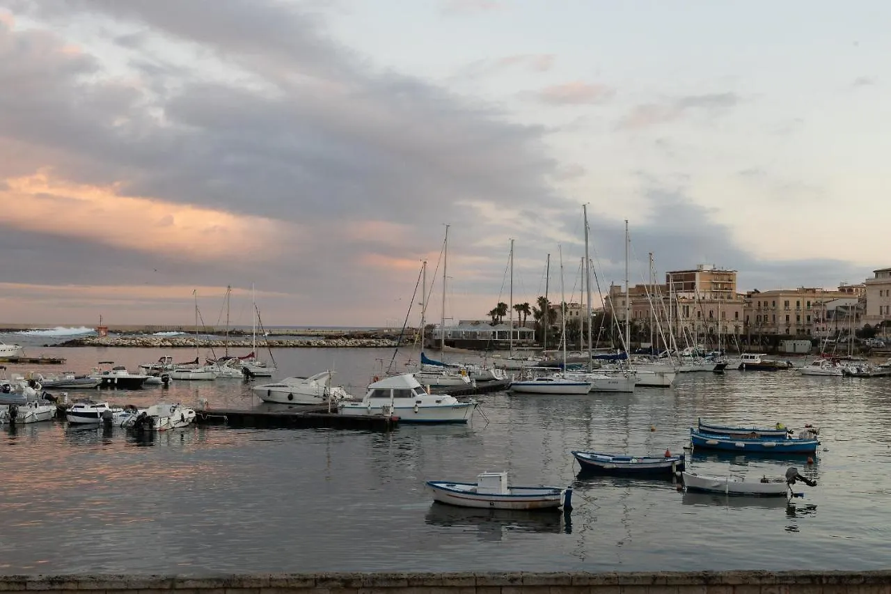 Eos Sea View Apartments Syracuse 0*,  Italia
