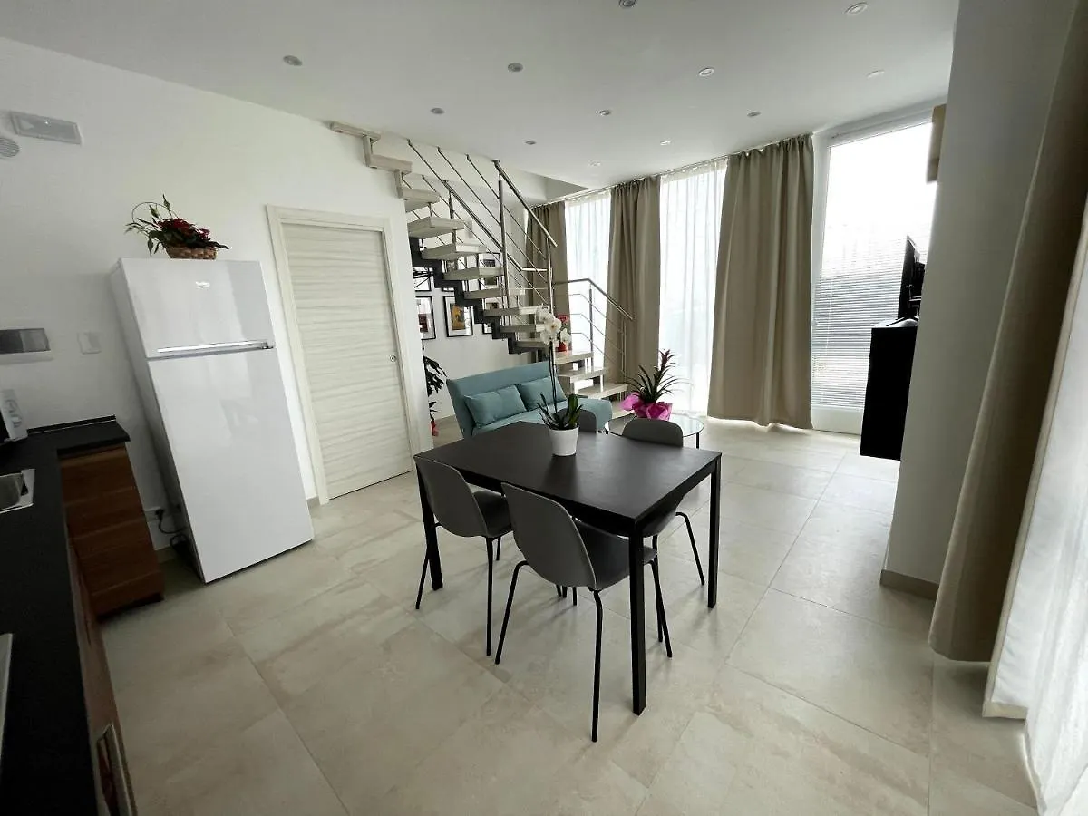 Eos Sea View Apartments Szirakúza