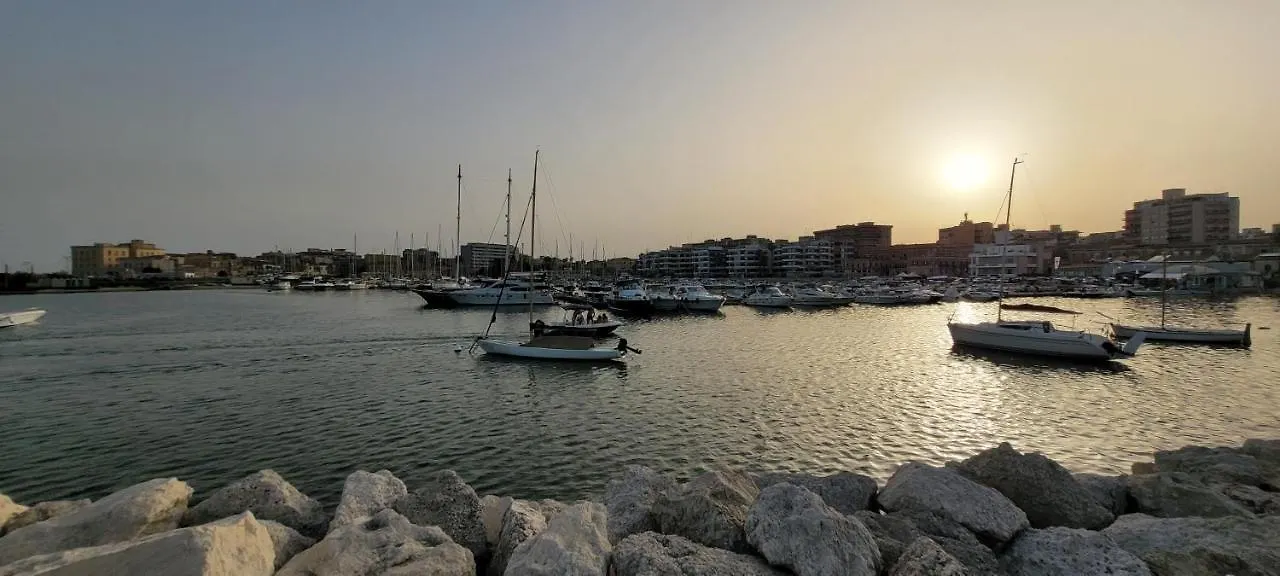 Eos Sea View Apartments Szirakúza Nyaraló